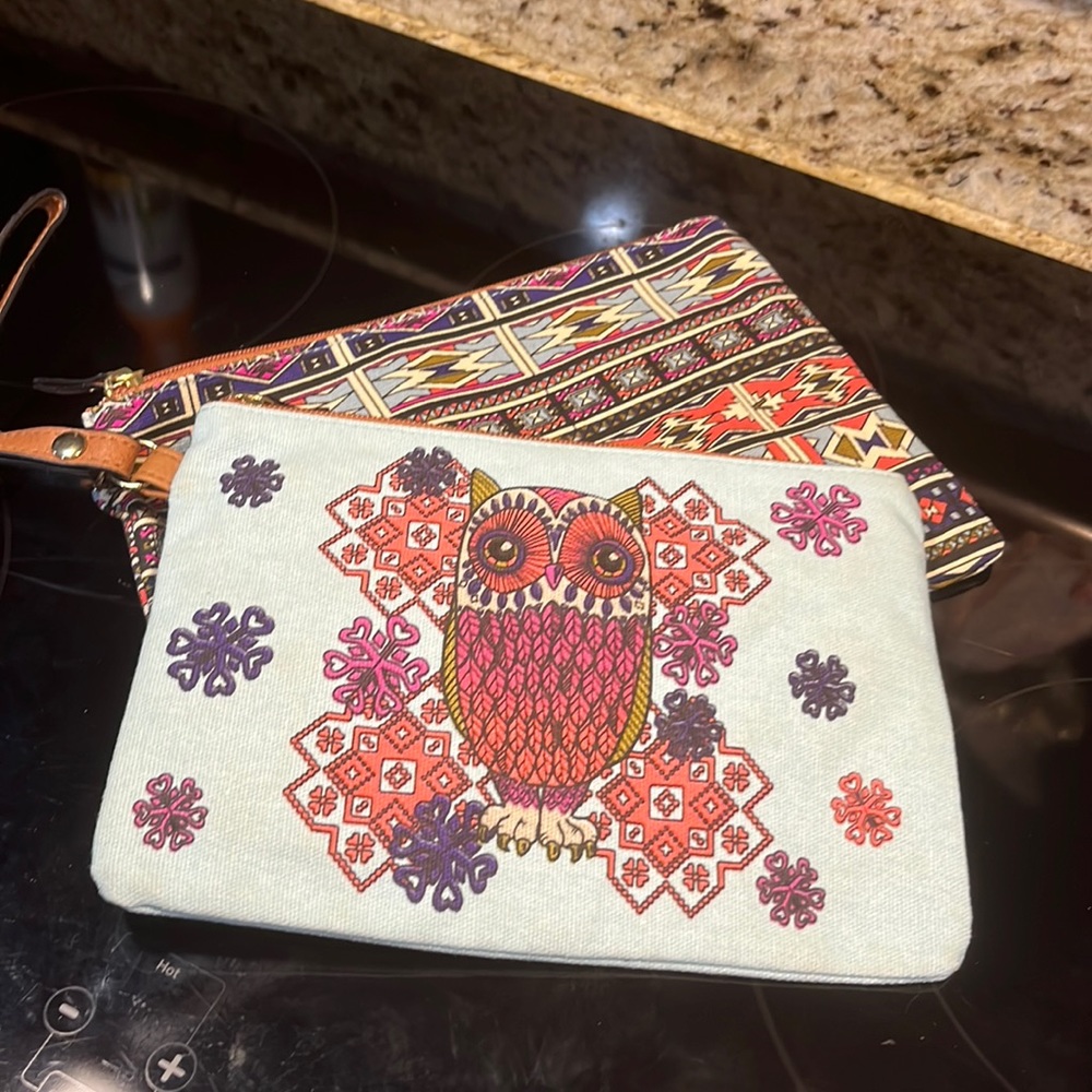2 packet wristlets